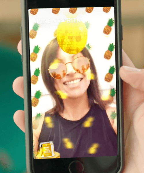 Oglaševalci lahko zdaj izvajajo in upravljajo lastne AR oglaševalske kampanje, skupaj z Snap Ads, Story Ads in Filters, in sicer neposredno iz Snapchatovega samopostrežnega orodja.