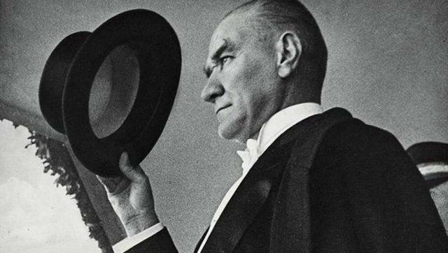 10. november komemoracija Atatürka in nacionalni dan žalovanja