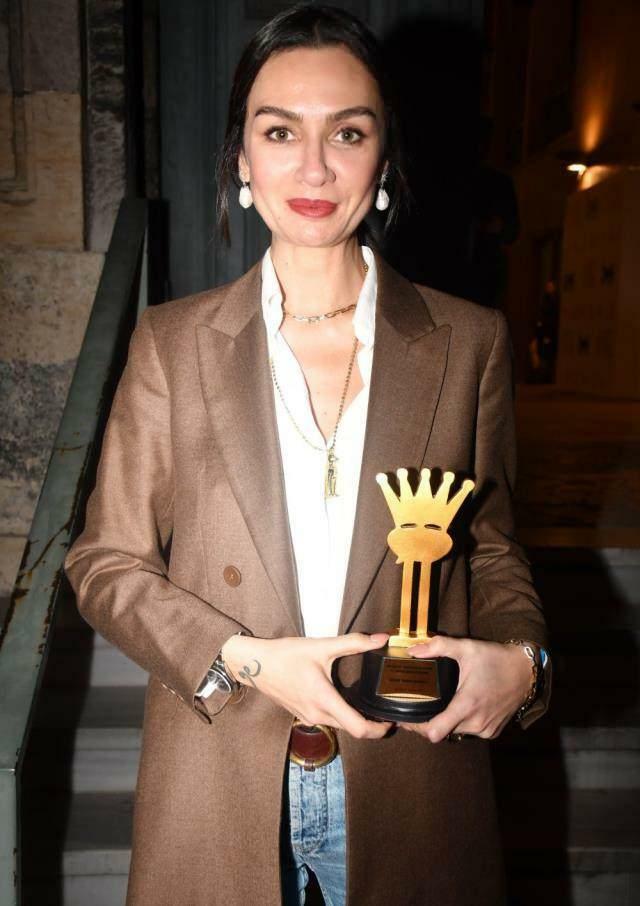 Birce Akalay je prejela nagrado za najboljšo igralko.