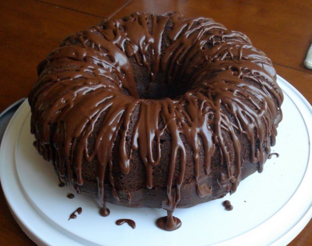 Najlažji recept za čokoladno torto! Kako narediti čokoladno torto? Čokoladna torta z manj preliva