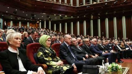 Emine Erdoğan je čestitala umetnikom, ki so prejeli predsedniško nagrado za kulturo in umetnost