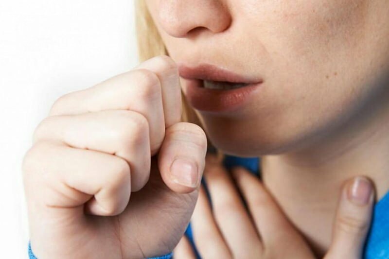 sputum s suhim kašljem lahko povzroči uničenje grla in dihal
