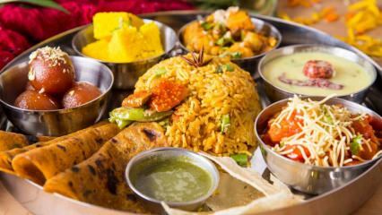Kaj jesti v Indiji? Lokalna indijska hrana