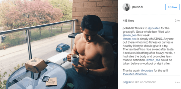 Mikro vplivnik Filip Tomaszewski pozira z Man Tea in koristi deli s svojimi sledilci na Instagramu.