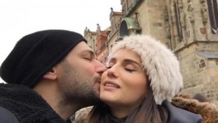 Poročilo o romantični poročni obletnici Murata Yıldırıma: Sem najsrečnejša oseba na svetu