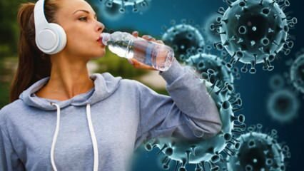 Kakšne so prednosti vode? Je škodljivo piti preveč vode? Kaj je zastrupitev z vodo?