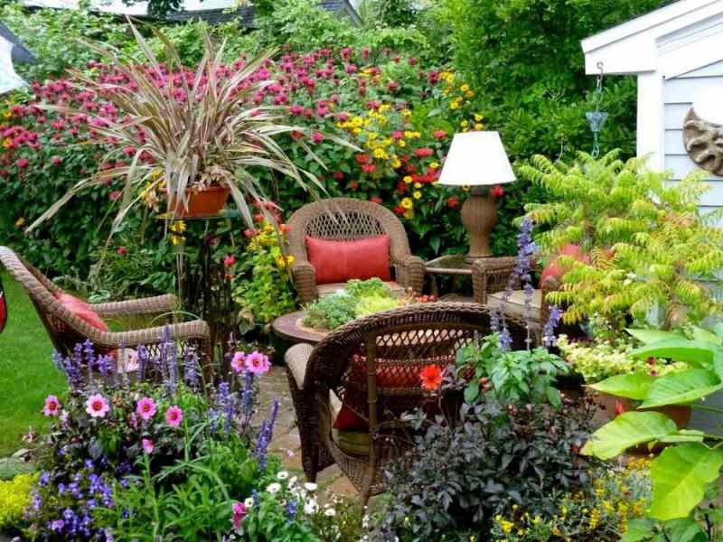 Predlogi za okrasitev majhnih vrtov