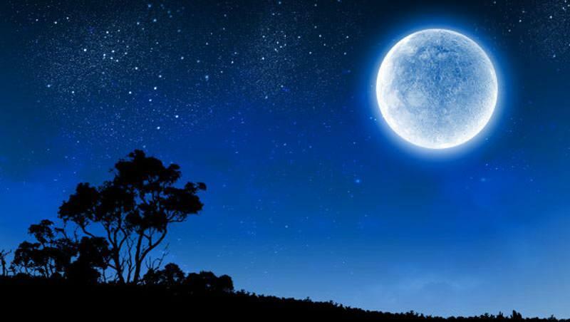 Modra polna luna bo prišla oktobra