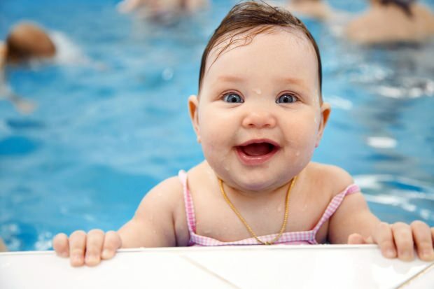 Kdaj lahko dojenčki plavajo?